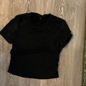 Classic Black Short-Sleeve Women's Top - Versatile Everyday Tee